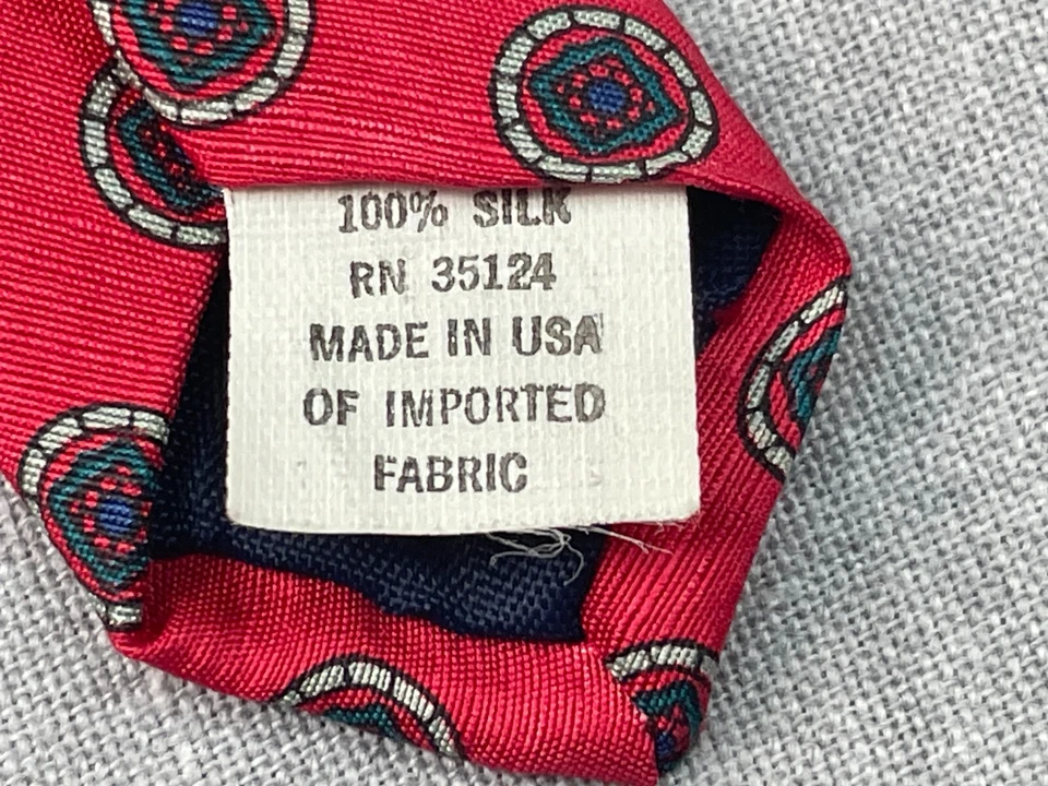 Corbata roja clásica vintage de Estados Unidos Bench Mark para hombre con corbata de lunares azul marino y gris Foto 3 de 4