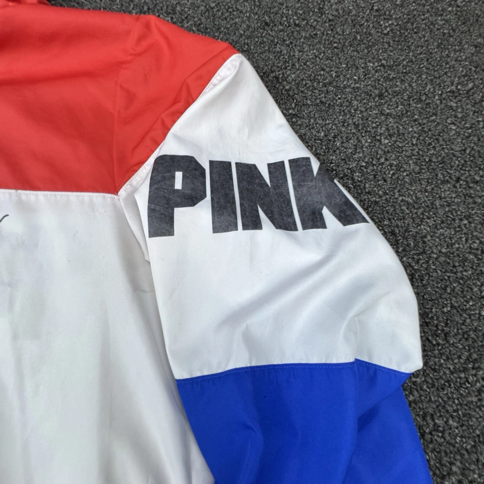 UNDERCOVER VICTORIAS SECRET ROSA Patriottico Rosso Bianco Full Zip Merica WINDBREAKER