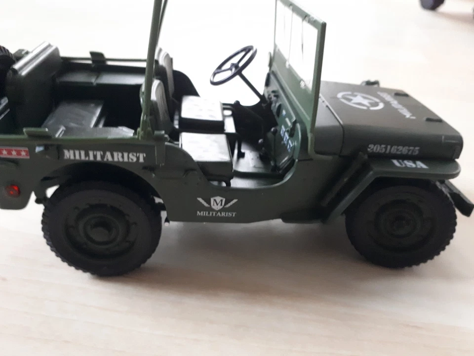 Willys Jeep offen US Army Militär 1941 olivgrün Modellauto 1:18  - Bild 3 von 4