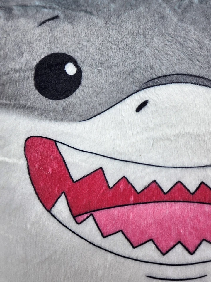 杰夫陆地鲨鱼枕头Pal漫威竞争对手漫画主题毛绒 — 第 4/4 张图片