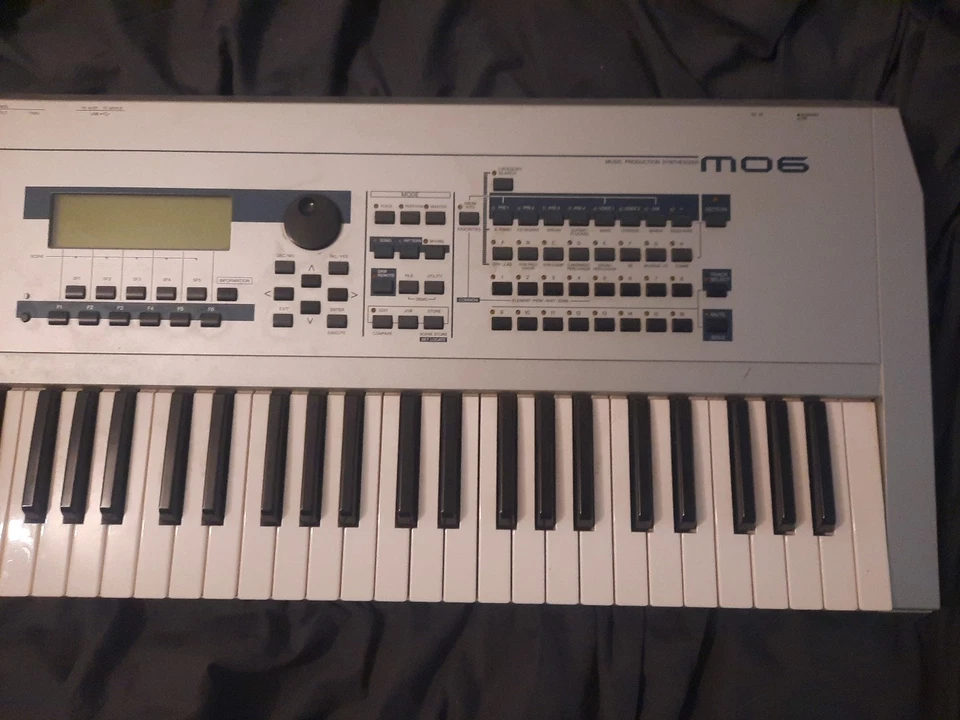 Yamaha MO6  Music Production Synthesizer (2005)  Workstation [61 Keys] - Bild 3 von 4