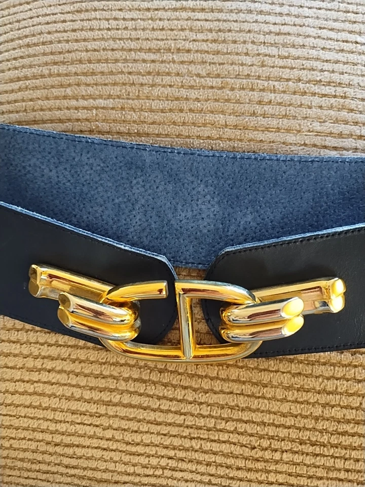  Christian Dior Vintage Rare Leather Belt Metal Clasp Letters C D Size SM 1980's - Image 4 of 4