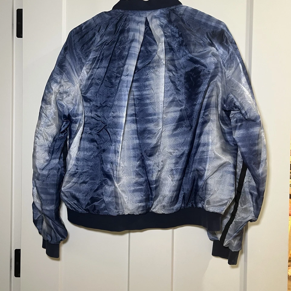 Jaqueta Bomber Feminina Nike International Obsidian 827433-449 Tamanho Grande - Imagem 4 de 4