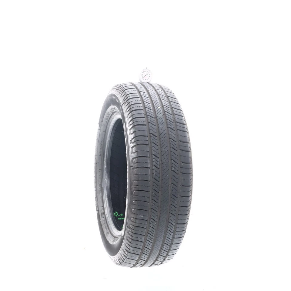 Juego de (2) Michelin Defender 2 95H 205/65R16 usados - 8,5/32 Foto 2 de 4