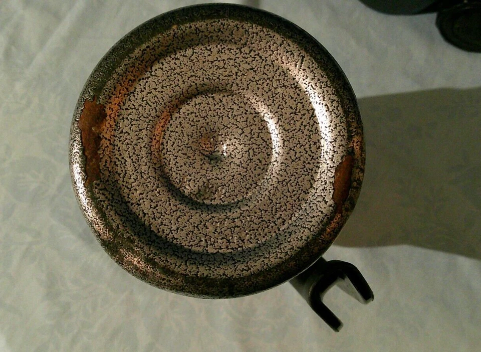 Thermos Stainless Steel Hammered metal Vacuum Sealed Bottle - Image 4 of 4