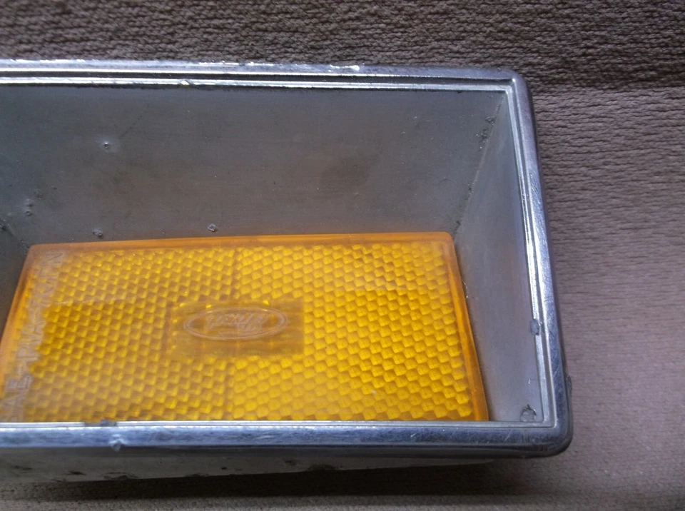 Mercury Cougar XR7 1970 eliminador delantero derecho marcador luz bisel buen estado Foto 4 de 4