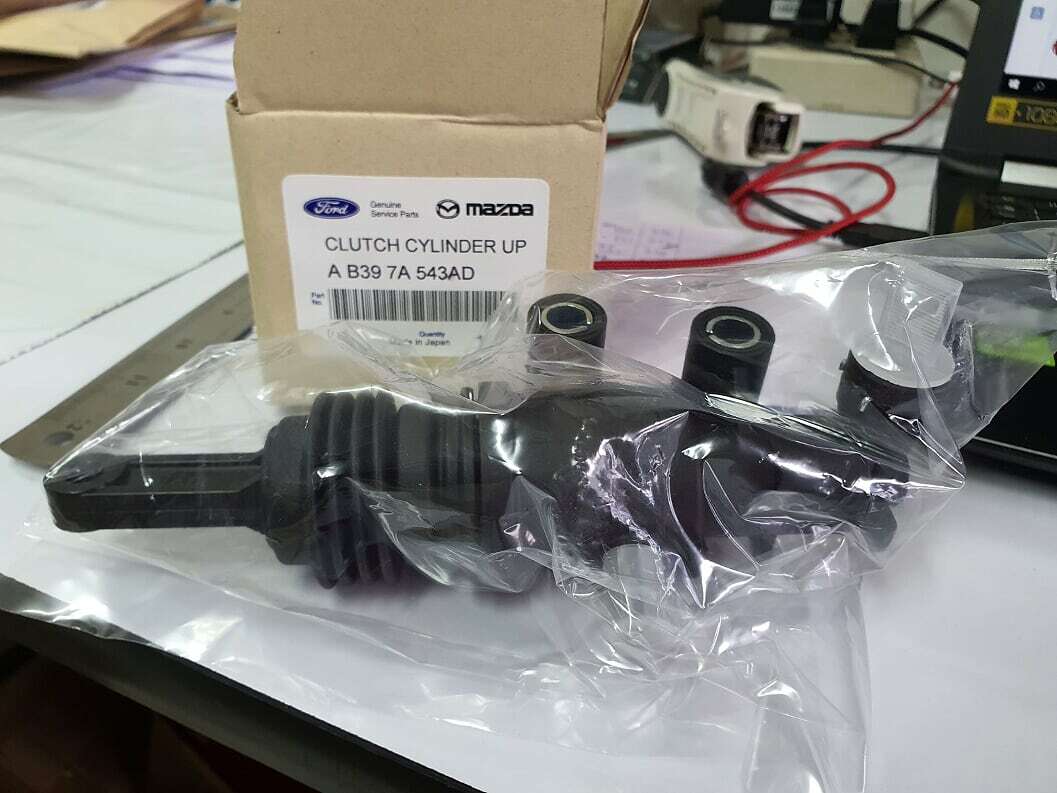 GENUINE FORD PX RANGER MAZDA BT-50 PRO CLUTCH MASTER CYLINDER AB39
