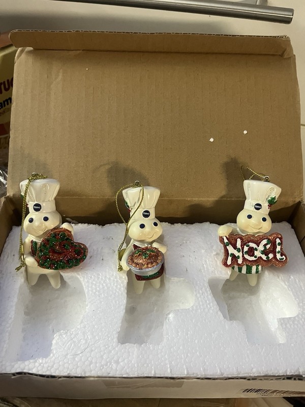 Danbury Mint Pillsbury Doughboy Christmas Ornament Set K2