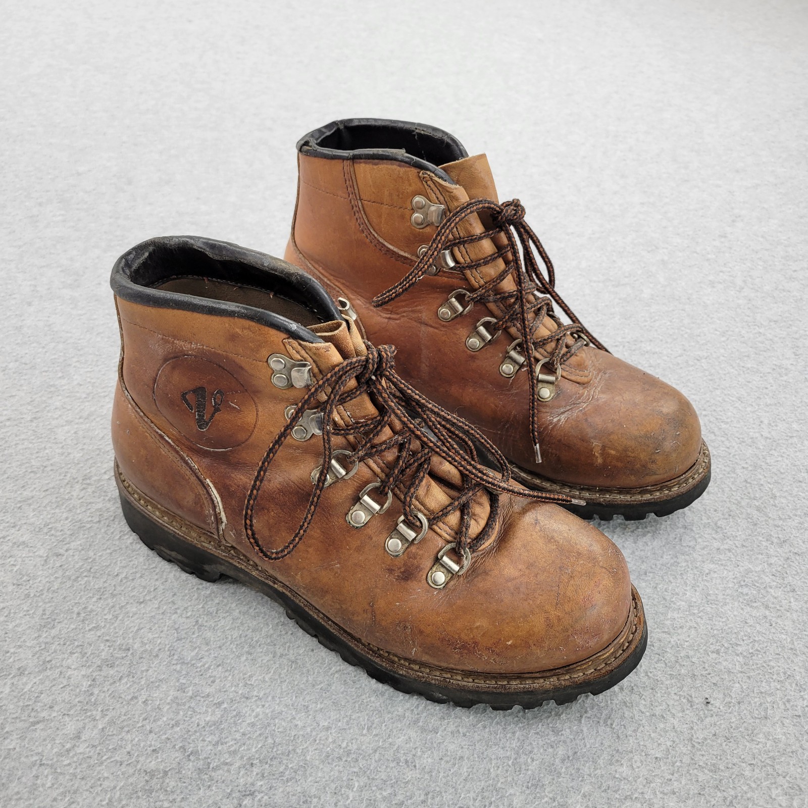 Vasque Hiking Boots Mens 8.5 US VTG Made in USA Brown Lace Up Leather Vintage-image