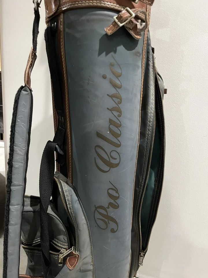 Ofertas👍Bolsa de golf vintage profesional clásica de lona verde y cuero 13 hierros y 3 camisetas Foto 2 de 4