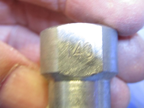 1 – Eaton Hansen 2-HK, 2H16143 Steel Hydraulic Coupler 1/4'' FNPT 5000 PSI. New - Picture 8 of 9