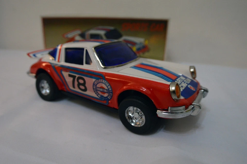 RARO Vintage PORSCHE 911 CARRERA MARTINI - TAIWÁN - FUNCIONA CON PILAS - NUEVO EN CAJA Foto 3 de 4
