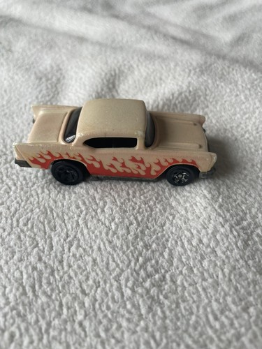 Hotweels 57 Chevy 1976 - Picture 2 of 6