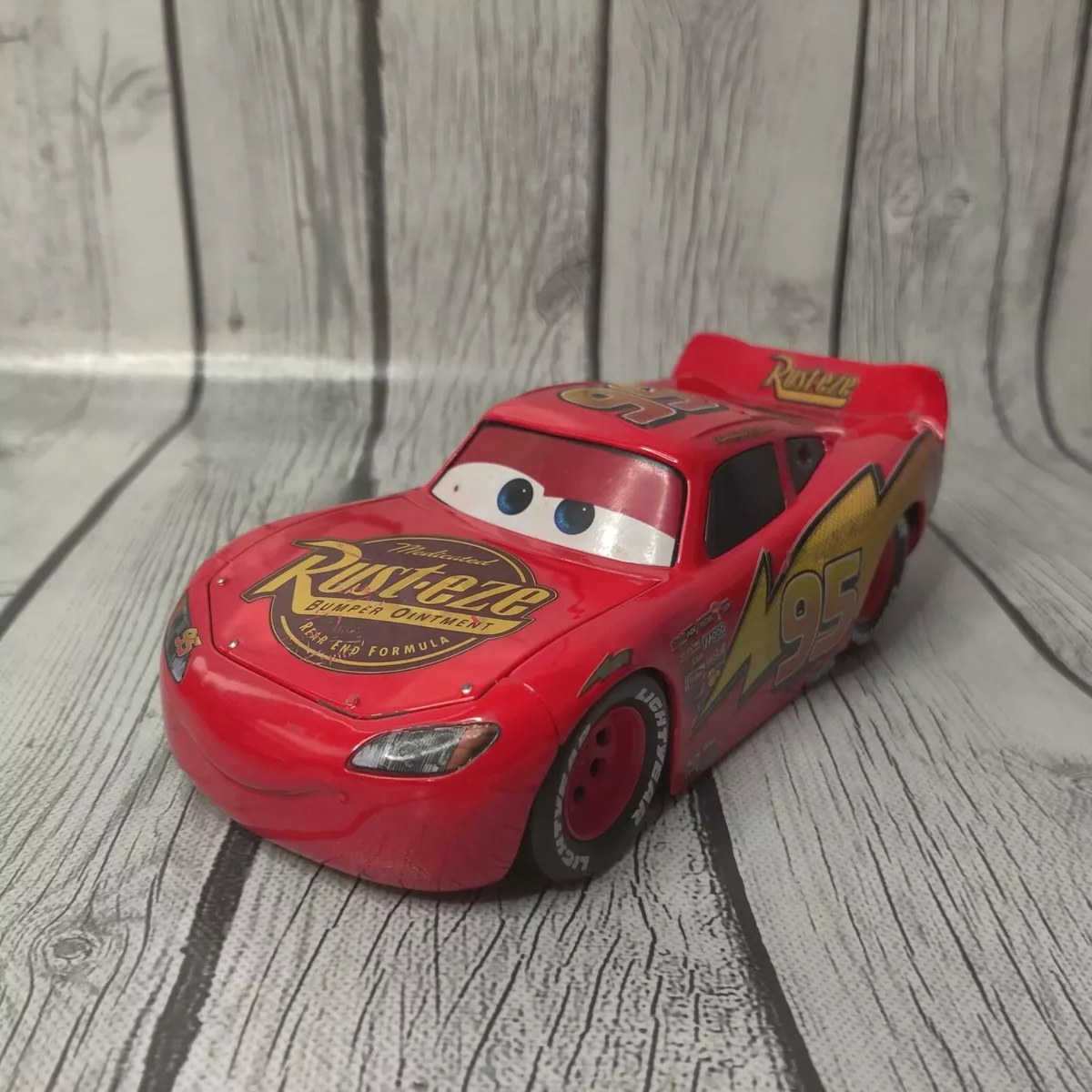 Lightning McQueen w/ Extra Wheels, Disney Pixar Cars - Jada Toys 97751 -  1/24 Scale Diecast Car