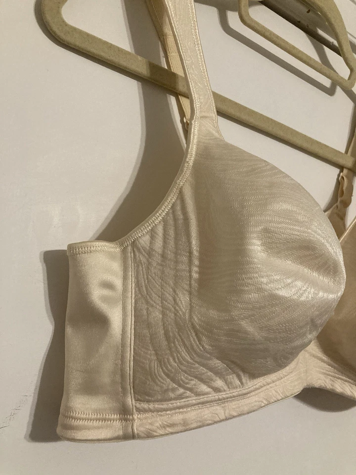 Platex 40C Front Close Cream Wirefree Bra Style E525 - Image 2 of 4