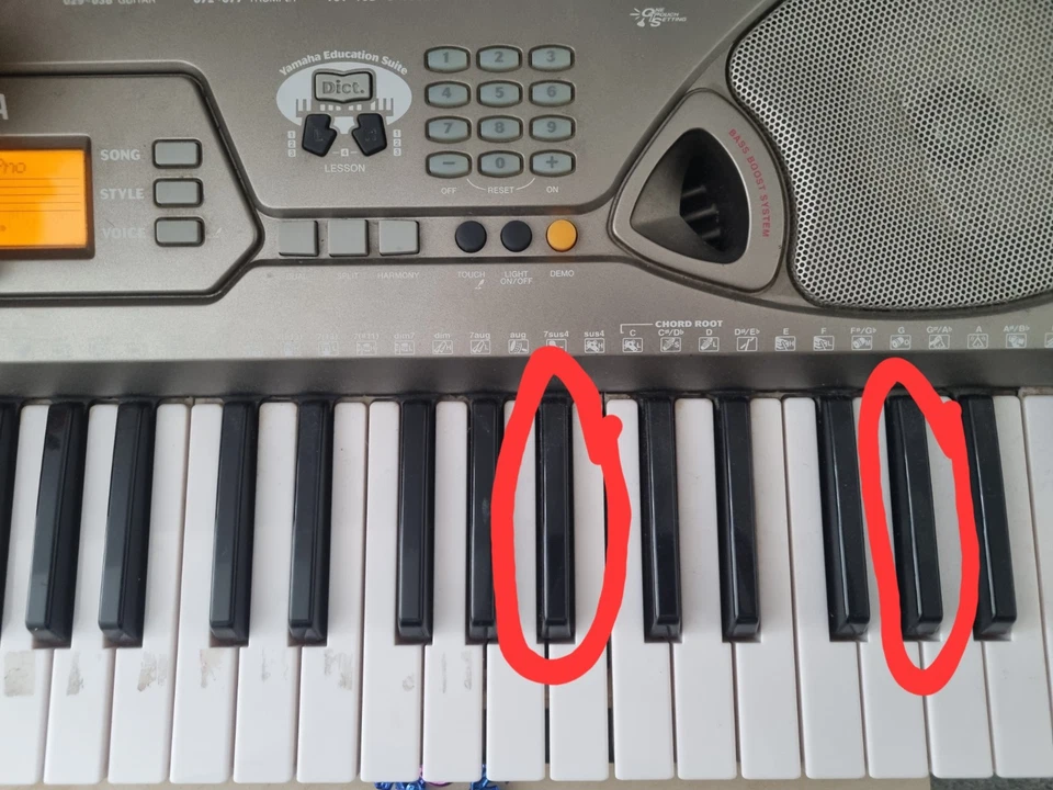 Yamaha EZ-250i Electronic Keyboard REAE DESCRIPTION - Image 3 of 3