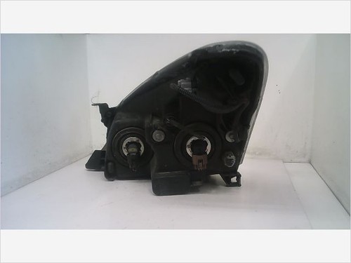 Phare droit occasion TOYOTA COROLLA VERSO II Phase 1 - 115 D-4D - Photo 4/4