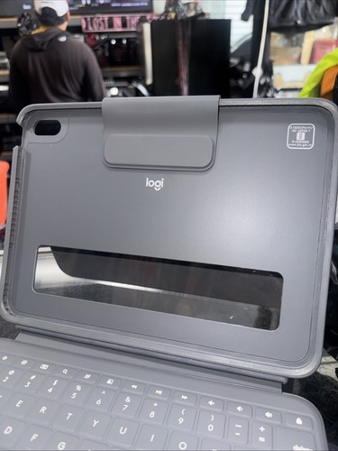 Logitech Custodia Tastiera Rugged Folio per iPad 10a Generazione e iPad A16 - A Prova di Sversamento - Foto 4 di 7