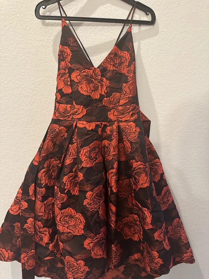 Vestido A’ Gaci Para Mujer Alto Bajo Juniors Talla M Rojo Negro Recorte-Espalda Ajuste y Acampanado M Foto 2 de 4