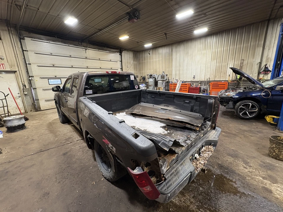 Used Rear Left Exterior Door Handle fits: 2007 Chevrolet Silverado 1500 pickup d - Image 3 of 4