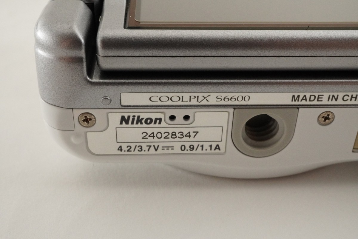 Nikon COOLPIX S6600 White With 4GB SDHC Card Digital Camera