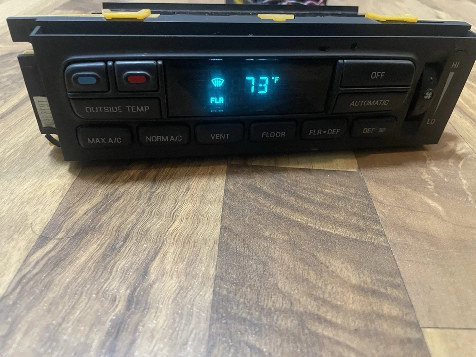 Interruptor de calefacción de control de clima Lincoln Town Car/Mercury Grand Marquis 96-97 OEM Foto 2 de 4