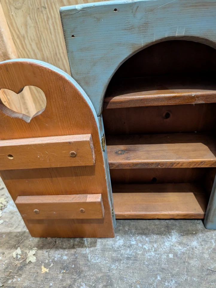 Cottagecore Cottage Country Corazón Recortado Gabinete Madera Hecho a Mano con Estantes De Colección Foto 4 de 4