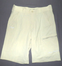 HUK Light Khaki Stretch Performance Fishing Zipper Pocket Shorts Men's Medium