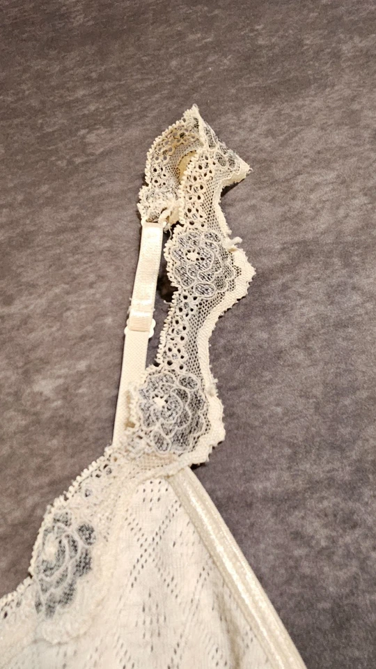 DKNY Lace Trim Slip Tank Top Beige Texture Knit Cami Dressy Boho,Hippie Y2K,90's - Image 4 of 4