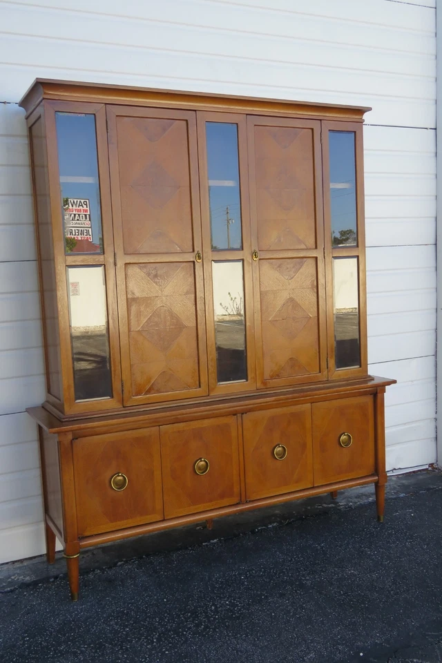 Aparador gabinete chino de dos partes American of Martinsville Mid Century 4916 Foto 2 de 4