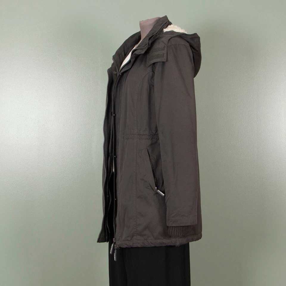 Женская зимняя куртка парка размер M с капюшоном - Изображение 2 из 4