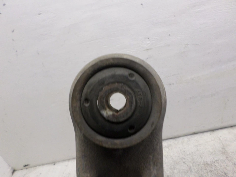 Brazo de control inferior Crown Victoria 1998 2011 suspensión trasera izquierda lado conductor Foto 4 de 4