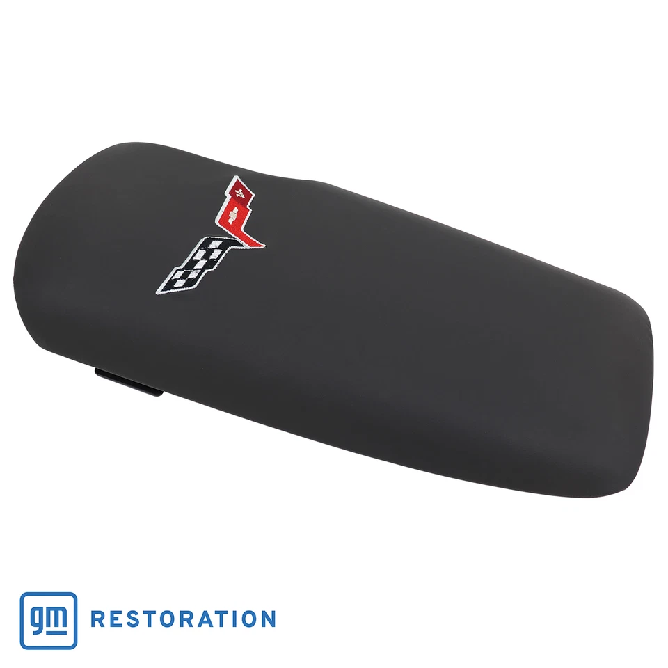 Tapa de consola bordada Corvette C6 en ébano con logotipo de bandera cruzada plateada 2005-2013 Foto 3 de 4