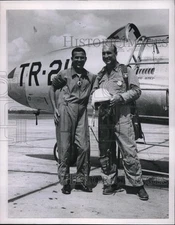 1954 Press Photo National Airline Capt M.C. Wedge(R) back from jet training spin