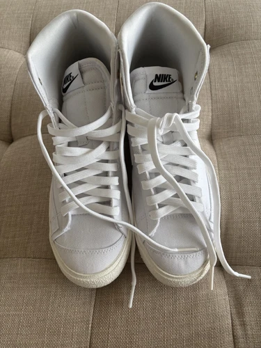 Scarpe da ginnastica alte Nike bianche nuove 6