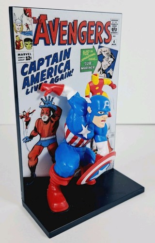 The Avengers 3D Comic Standee Captain America Marvel Loot Crate - Picture 3 of 6