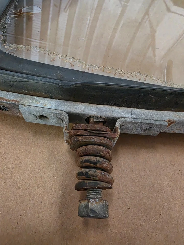 Camioneta Dodge 1948 ventana de ala completa con pestillo y marco funciona lado del pasajero Foto 3 de 4