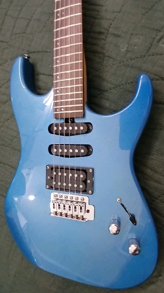 Washburn X Series PRO - Super Strat Style Elect. Guitar - In Metalic Blue w/ Bag - Image 3 of 4