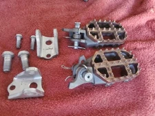 2004-2015 Crf450r Pro Taper 2.3 Platform Foot Rests Pegs Frame Fittings  Pedal