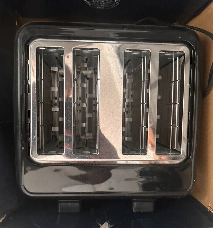 Tostadora Oster de 4 rebanadas con bagel y ajustes de recalentamiento y ranuras extra anchas Foto 3 de 4