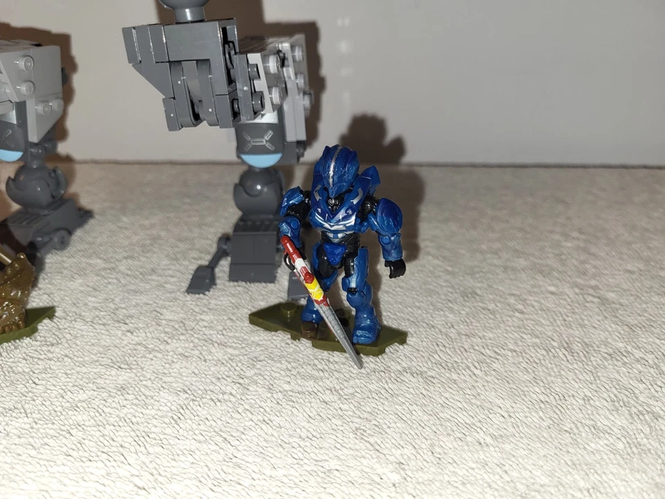 Halo Mega Construx Hannibal Mantis Charge Set FWD96 Near Complete w/ Figures - Image 2 of 4