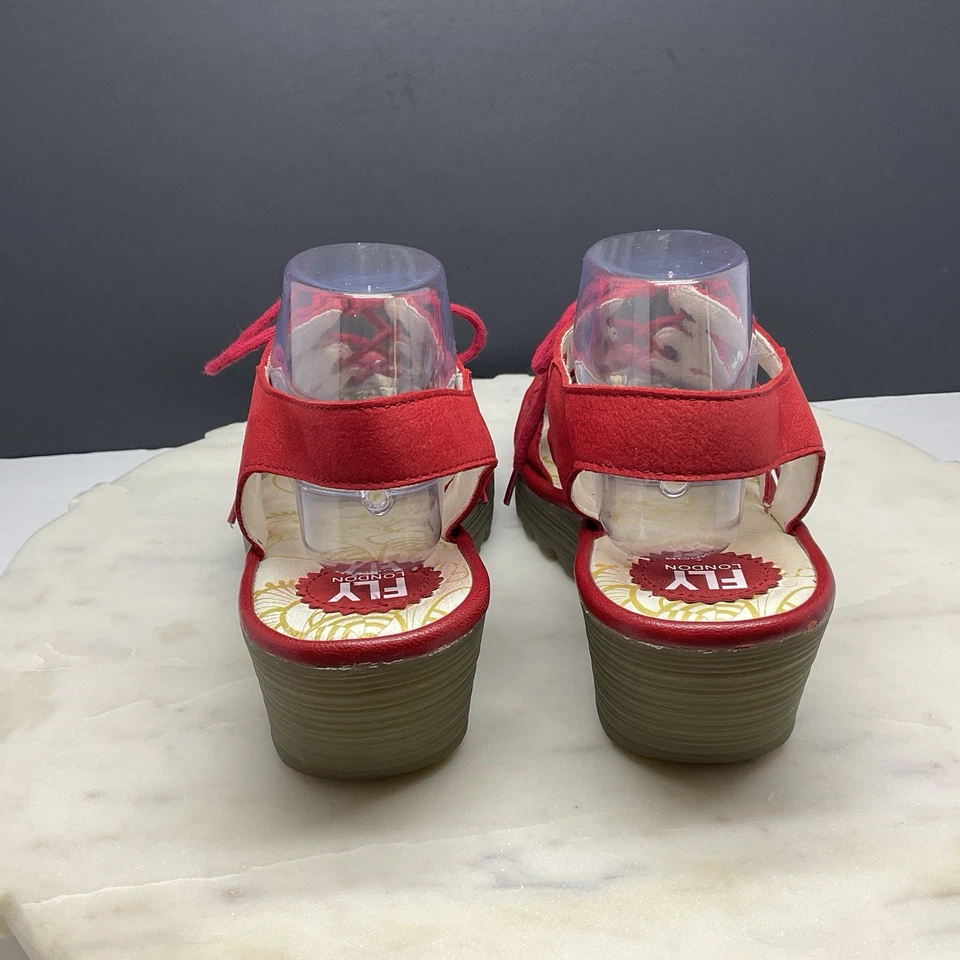 Sandalias Fly London Yapi para mujer talla 11-11,5 EU 42W tacón de cuña cómodas tiras rojas Foto 3 de 4