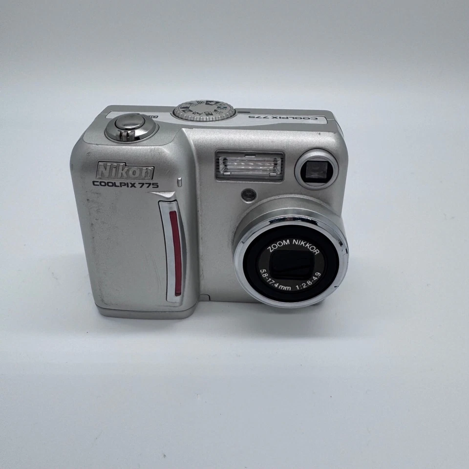 Nikon Coolpix 775 2.0MP Digital Camera Compact Point & Shoot w CF Card Tested - Image 2 of 4