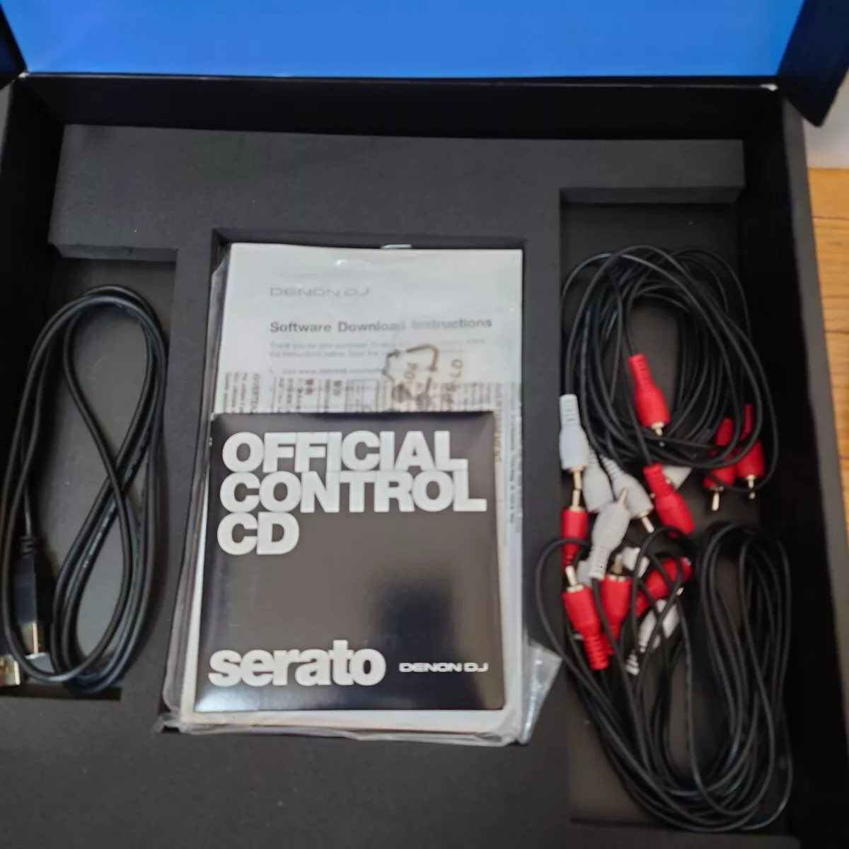 DENON DJ DS1 Professional 2-Channel serato DJ DVS Interface with box and etc