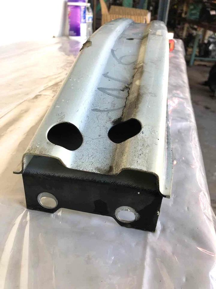 Barra de impacto de refuerzo de parachoques delantero Chrysler PT CRUISER 2001-2005 2,4 L FABRICANTE DE EQUIPOS ORIGINALES Foto 2 de 4