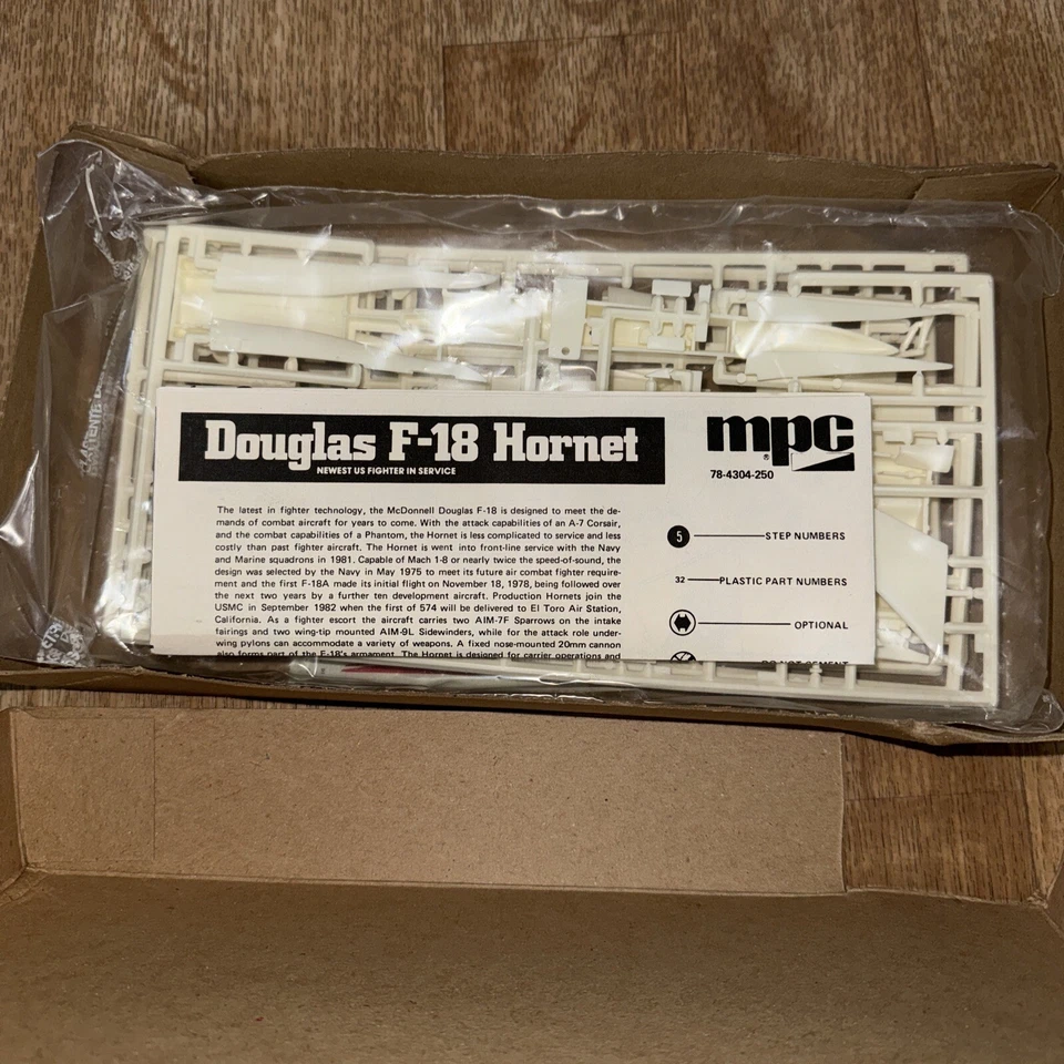 MPC Douglas F-18 Hornet 1982 Kit New - Image 2 of 2