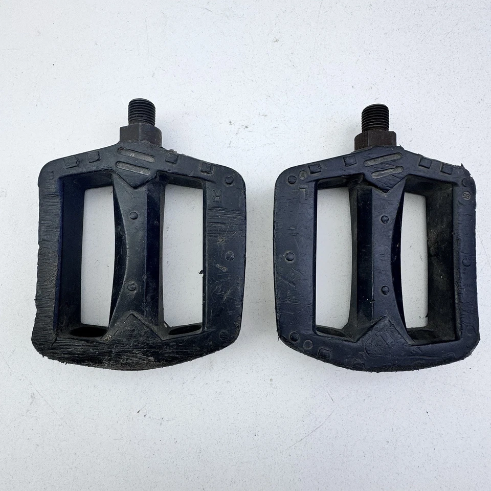 Pedales de Bicicleta GT BMX 1/2 Negro VP-912 Par Fuente Burbuja Plataforma Antigua Escuela A10 Foto 2 de 4