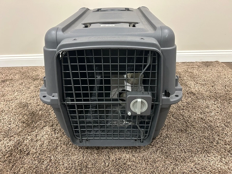 AniOne Transportbox Größe M (70x50x47 cm) – stabile Tiertransportbox mit Zubehör - Bild 2 von 4