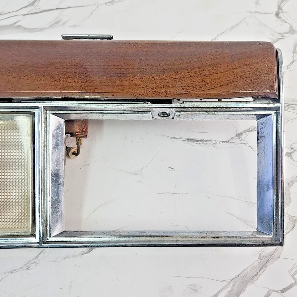 Cadillac DeVille Fleetwood 1977-1979 panel de puerta derecha bisel con interruptores cenicero Foto 3 de 4