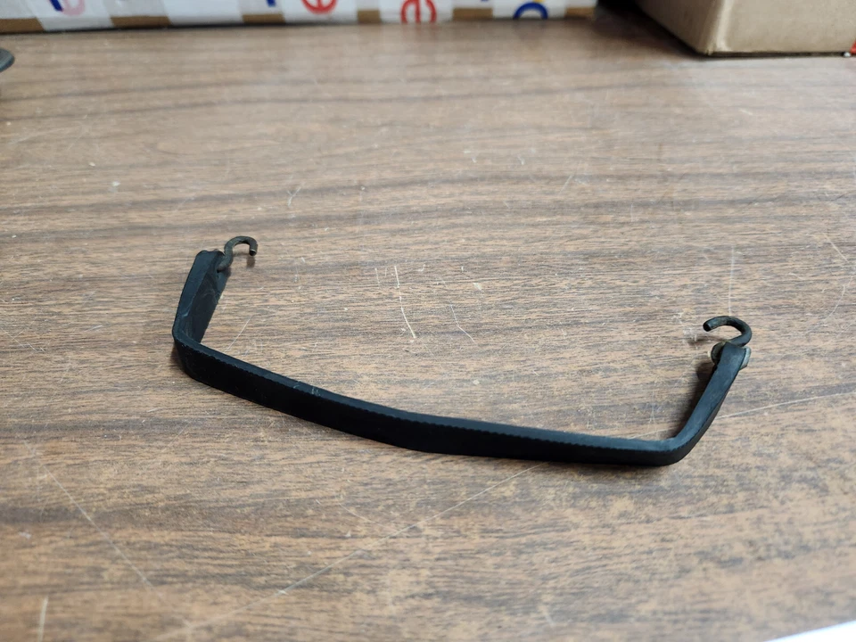 Craftsman Model 917374321 Lawn Mower Tecumseh 143354082 Battery Strap 85188 - Imagem 2 de 3